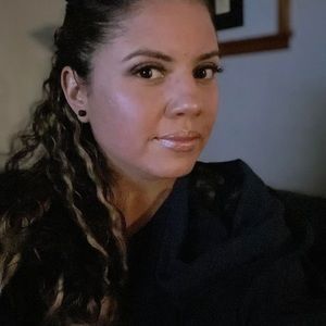 Meet your Posher, Alicia